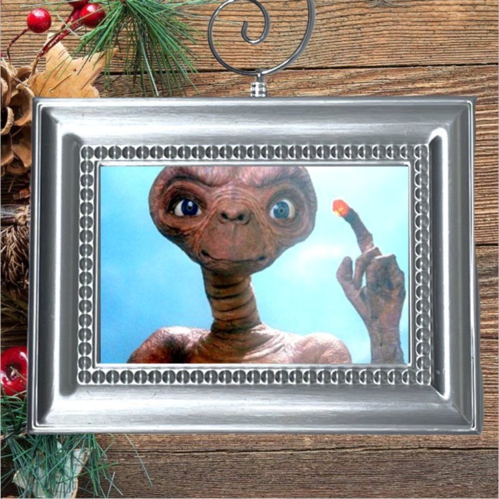 ET Glowing Finger The Extra Terrestrial Christmas Tree Ornament‎
